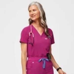 Figs Women's Casma Scrub Top in Raspberry Sorvet